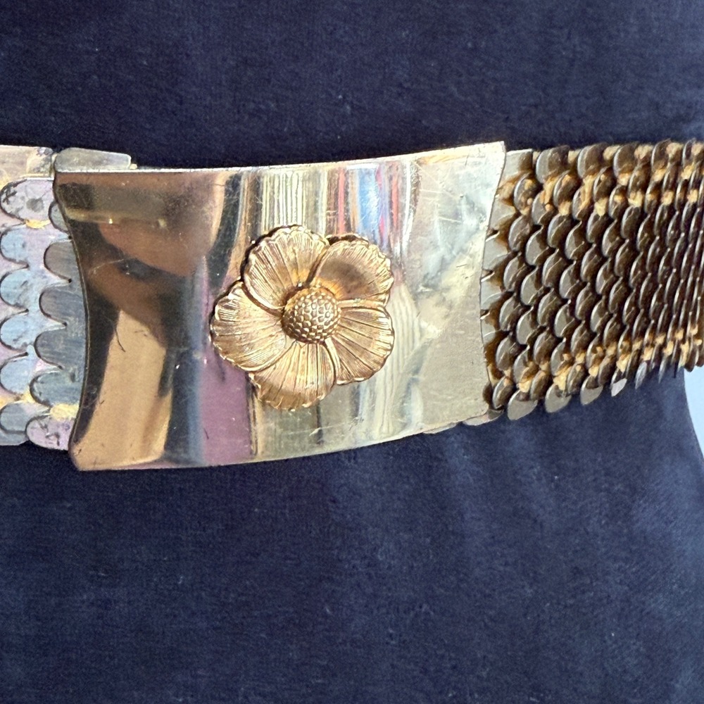 Vtg Gold Tone Metal Flower Belt Elastic Chain Mesh Fishtail Buckle‎ stretch glam